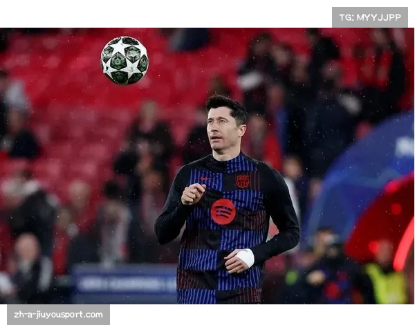 波兰国家队与波黑国家队最新大名单分析与战术布局探讨